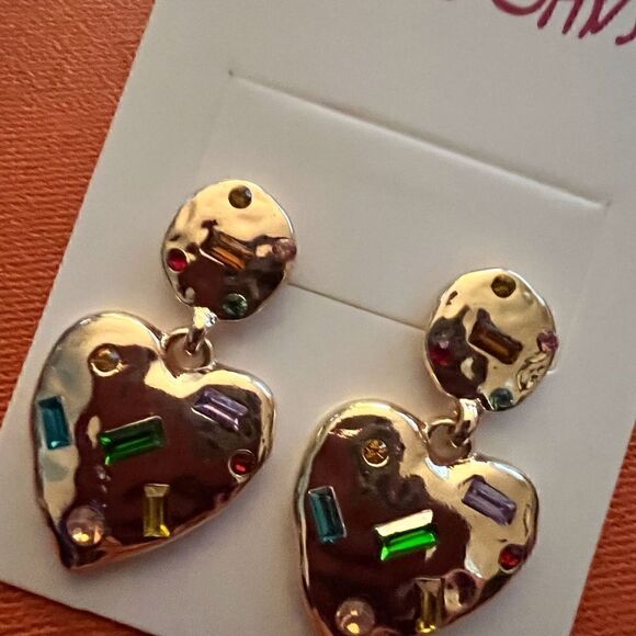♥️ Betsey Johnson sparkling crystal embellished heart dangle earrings ♥️ - Picture 5 of 7